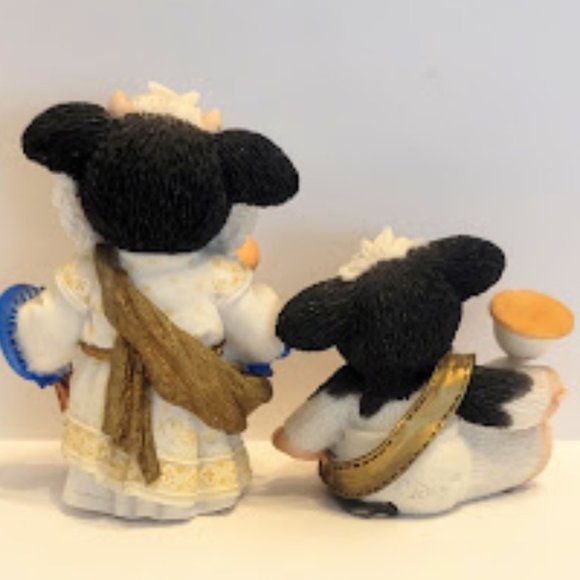 Vintage 1998 Mary’s Moo Moo’s Cow Figurine Millennium Edition “Hoofy New Year“ - Picture 3 of 5